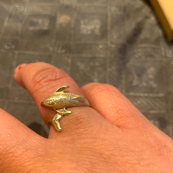 Dolphin gold ring - Picture 4 of 6